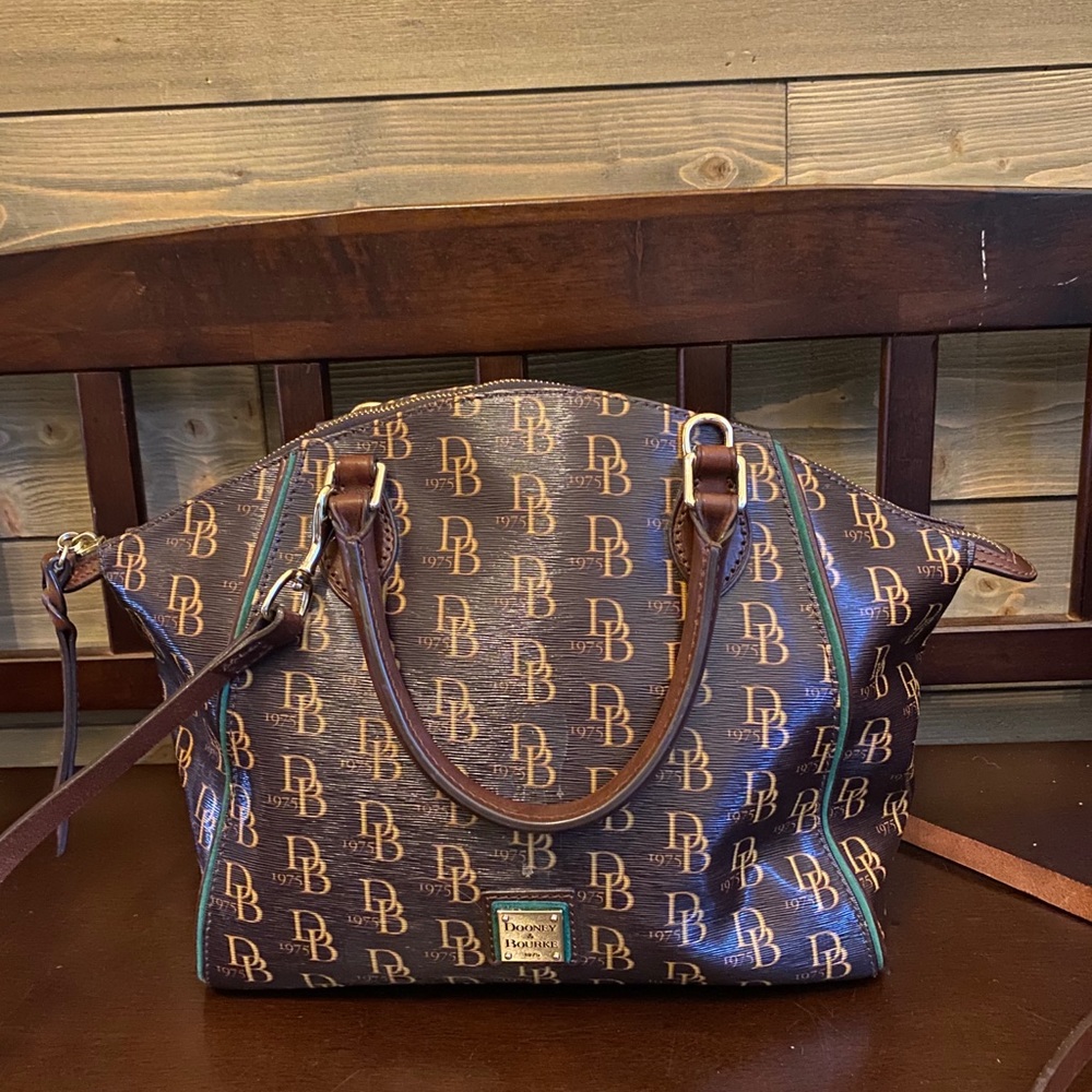 Dooney & Bourke Bag